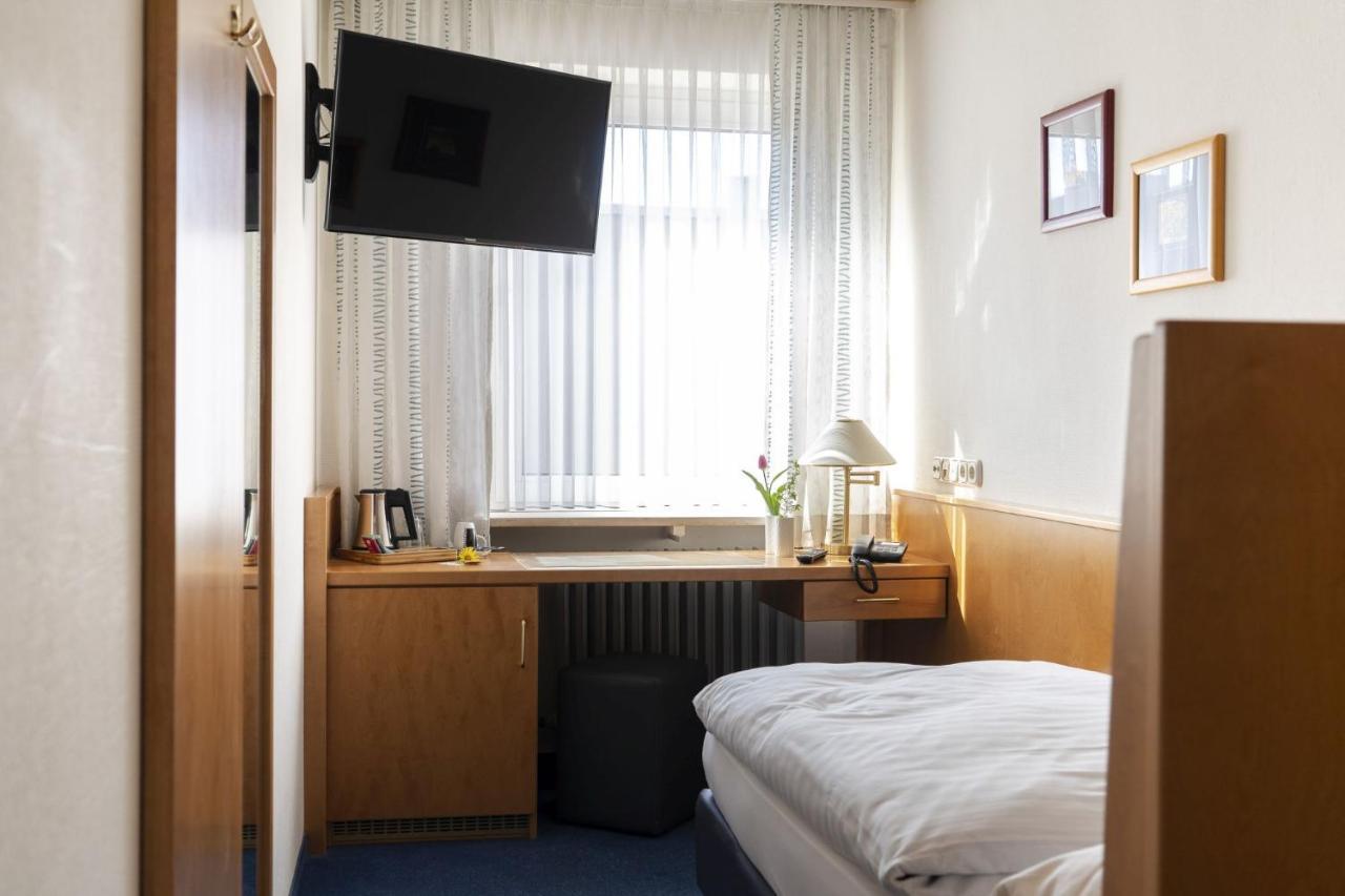 Hotel & Boehm